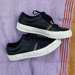 BNWOT Black/gold converse chuck Taylor All Star ⭐️